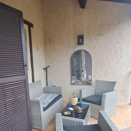 Maison Bord De - Piscine -